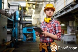 mujer en intalaci&oacute;n