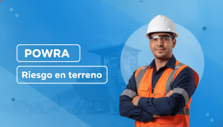 Supervisor de seguridad minera con casco blanco, lentes de seguridad y chaleco reflectante, junto a los rótulos POWRA y Riesgo en terreno